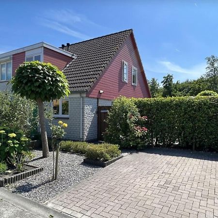 Vakantiehuis Op Villapark Oesterbaai Aan Zee , Met Speeltuin Grenzend Aan De Tuin Wemeldinge Exterior foto