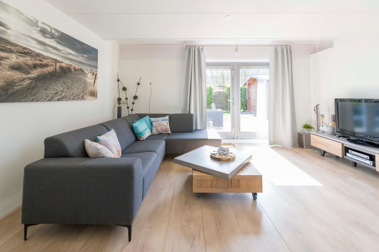 Vakantiehuis Op Villapark Oesterbaai Aan Zee , Met Speeltuin Grenzend Aan De Tuin Wemeldinge Exterior foto