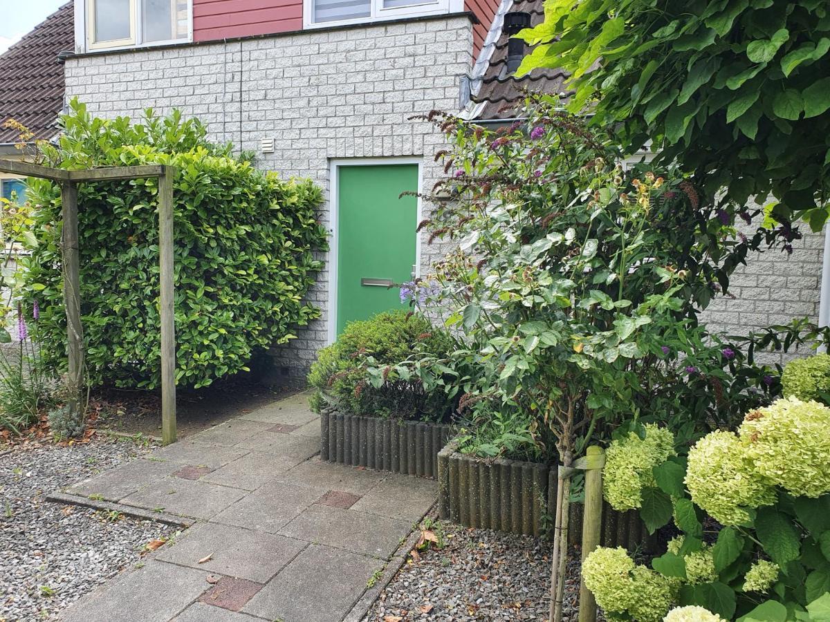 Vakantiehuis Op Villapark Oesterbaai Aan Zee , Met Speeltuin Grenzend Aan De Tuin Wemeldinge Exterior foto